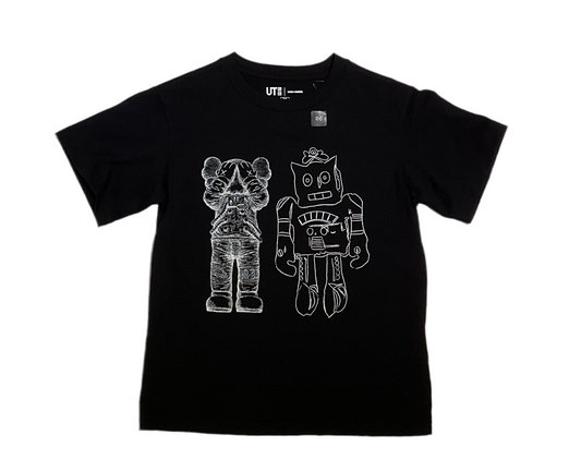UT X KAWS T-SHIRT